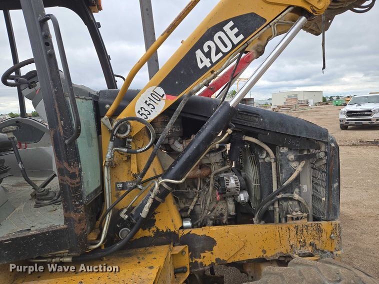 image for item EN8014 2011 Caterpillar 420E backhoe