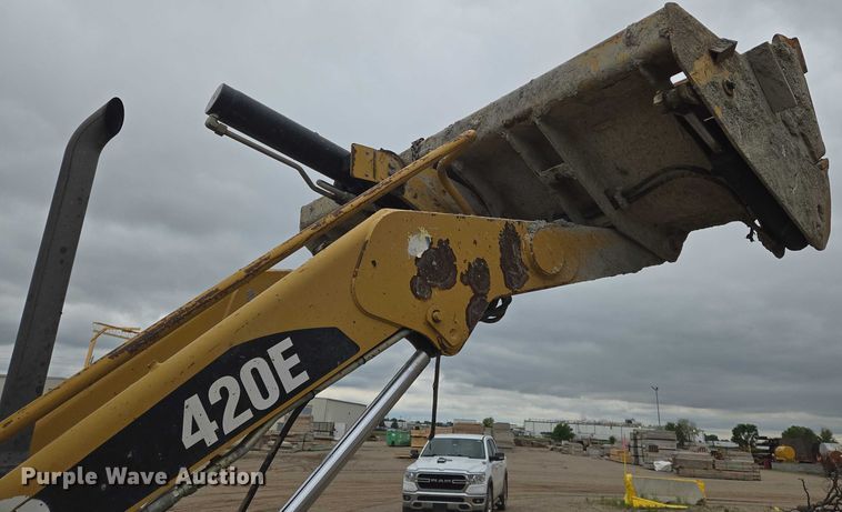 image for item EN8014 2011 Caterpillar 420E backhoe