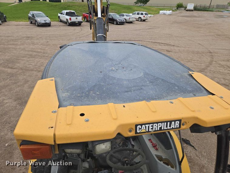 image for item EN8014 2011 Caterpillar 420E backhoe