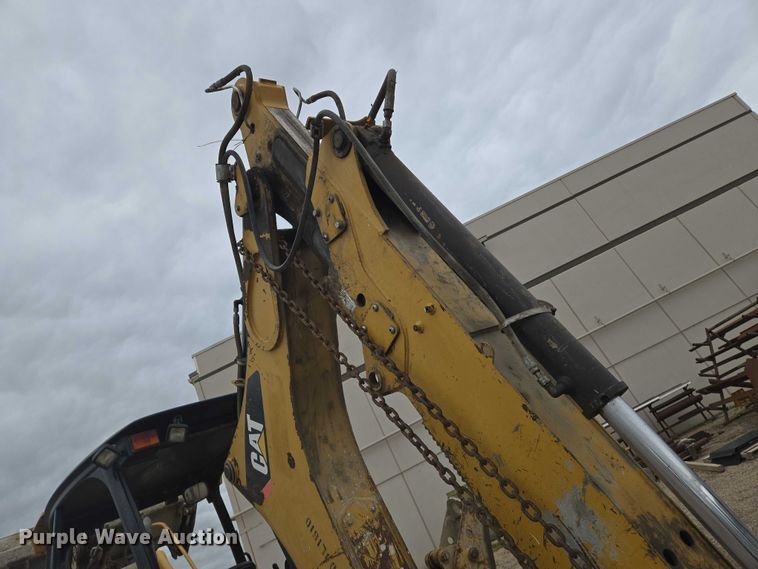 image for item EN8014 2011 Caterpillar 420E backhoe
