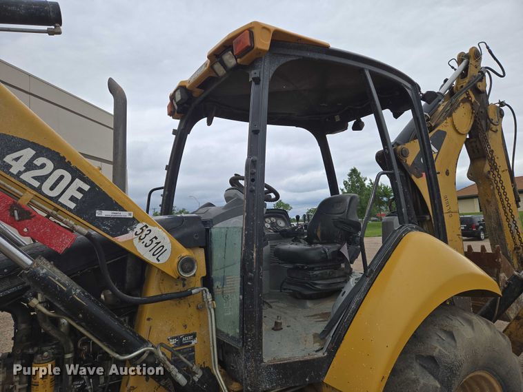 image for item EN8014 2011 Caterpillar 420E backhoe
