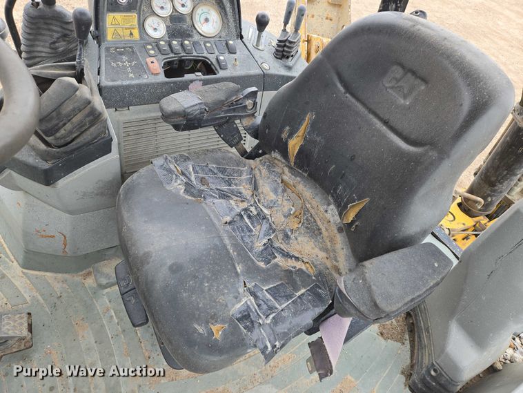 image for item EN8014 2011 Caterpillar 420E backhoe