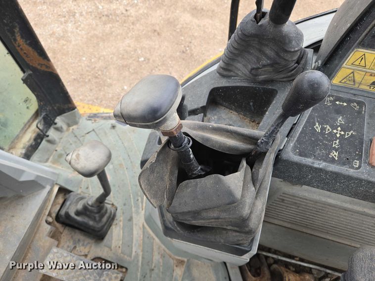 image for item EN8014 2011 Caterpillar 420E backhoe