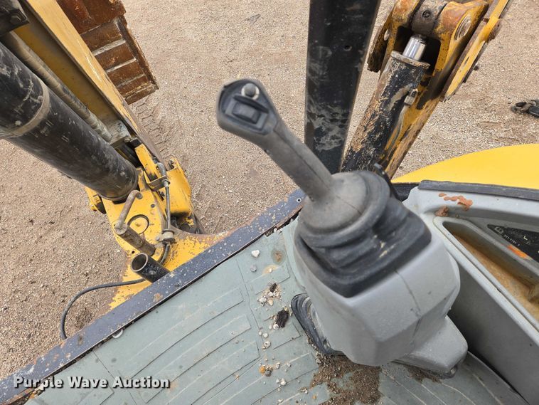 image for item EN8014 2011 Caterpillar 420E backhoe
