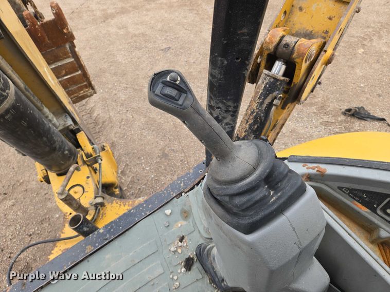 image for item EN8014 2011 Caterpillar 420E backhoe