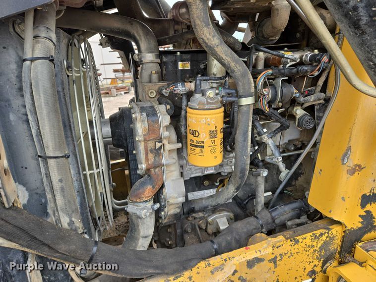 image for item EN8014 2011 Caterpillar 420E backhoe