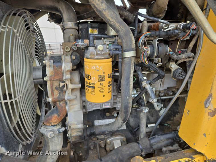 image for item EN8014 2011 Caterpillar 420E backhoe