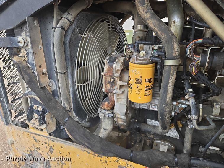 image for item EN8014 2011 Caterpillar 420E backhoe