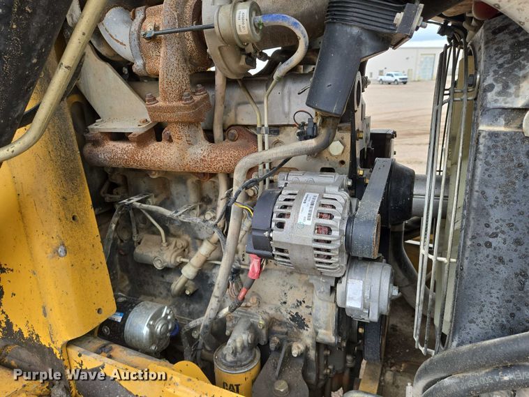 image for item EN8014 2011 Caterpillar 420E backhoe