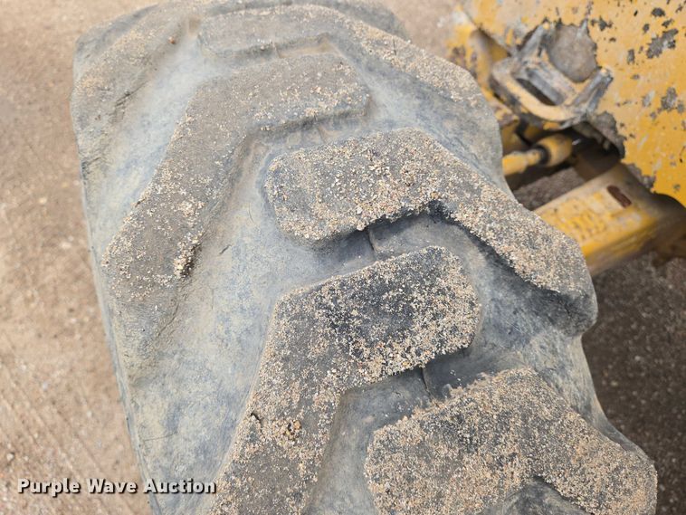 image for item EN8014 2011 Caterpillar 420E backhoe