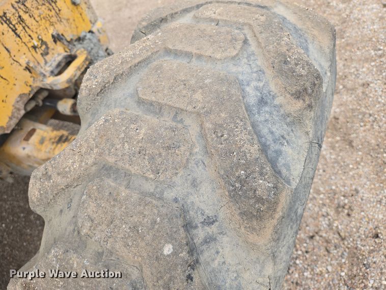 image for item EN8014 2011 Caterpillar 420E backhoe