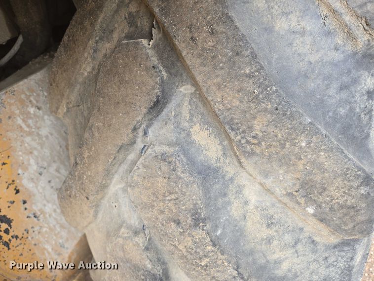 image for item EN8014 2011 Caterpillar 420E backhoe