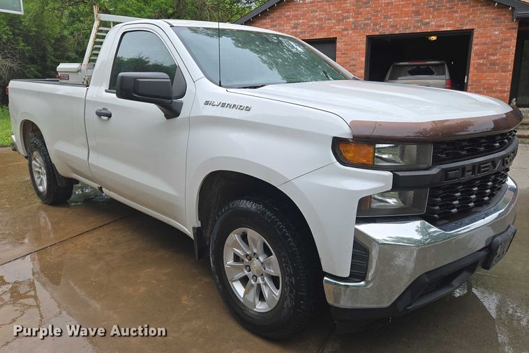 image for item EN8015 2019 Chevrolet Silverado 1500  pickup truck