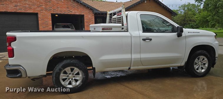 image for item EN8015 2019 Chevrolet Silverado 1500  pickup truck
