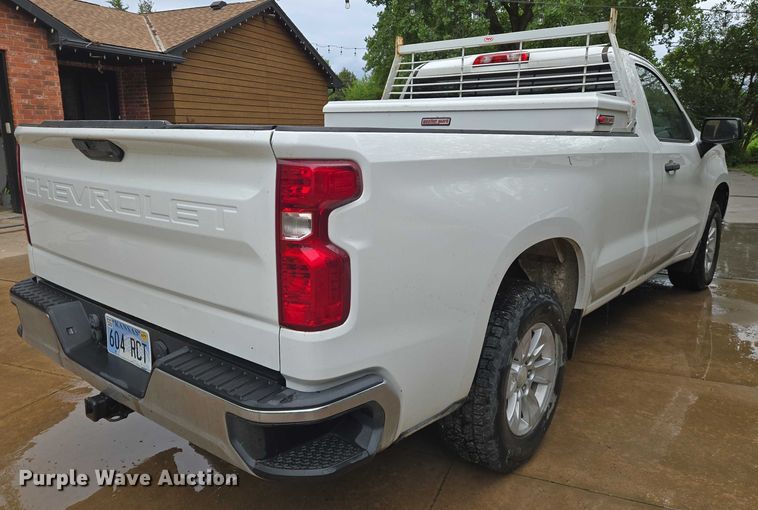 image for item EN8015 2019 Chevrolet Silverado 1500  pickup truck