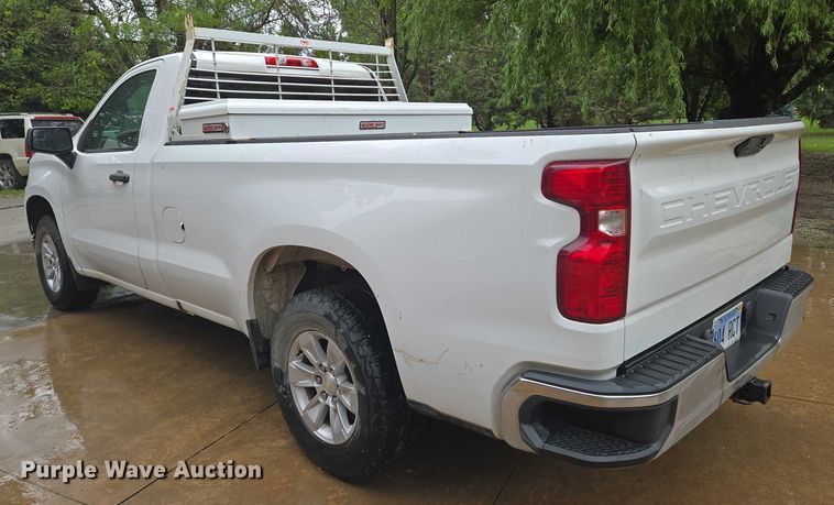 image for item EN8015 2019 Chevrolet Silverado 1500  pickup truck