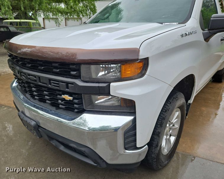 image for item EN8015 2019 Chevrolet Silverado 1500  pickup truck