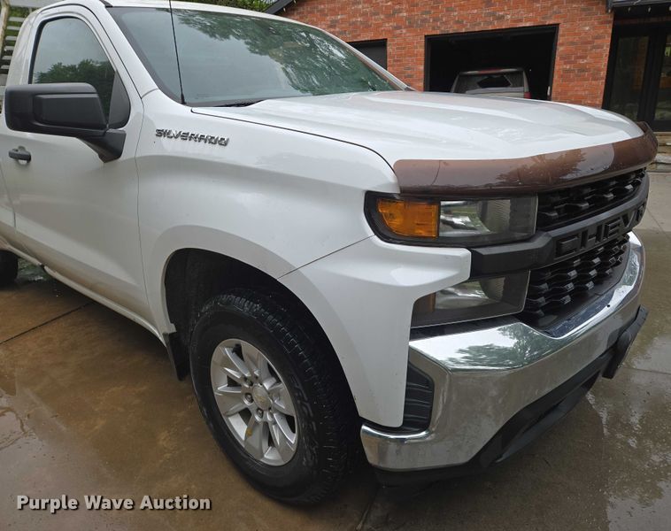 image for item EN8015 2019 Chevrolet Silverado 1500  pickup truck