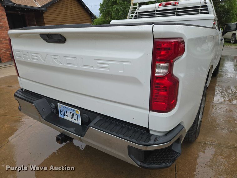 image for item EN8015 2019 Chevrolet Silverado 1500  pickup truck