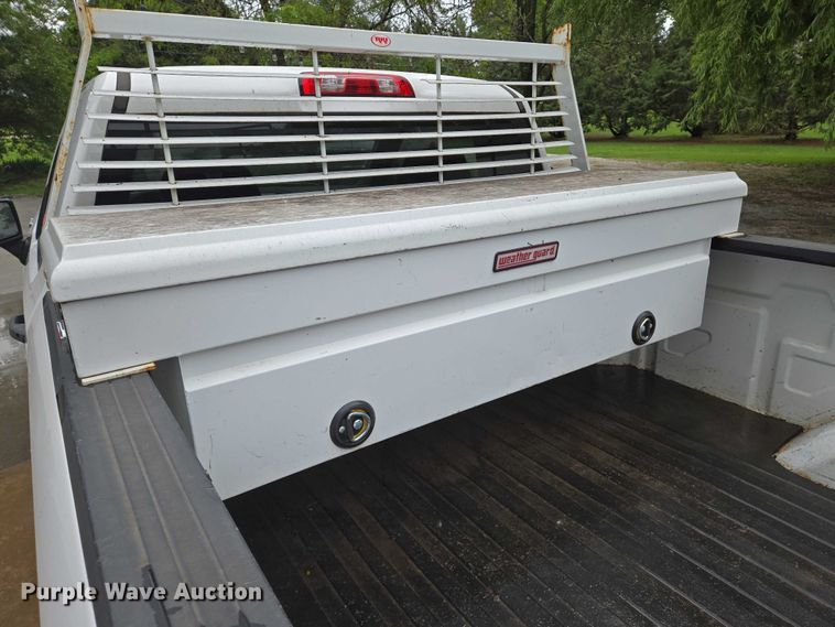 image for item EN8015 2019 Chevrolet Silverado 1500  pickup truck