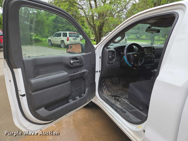 image for item EN8015 2019 Chevrolet Silverado 1500  pickup truck