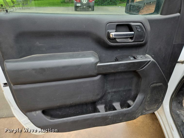 image for item EN8015 2019 Chevrolet Silverado 1500  pickup truck