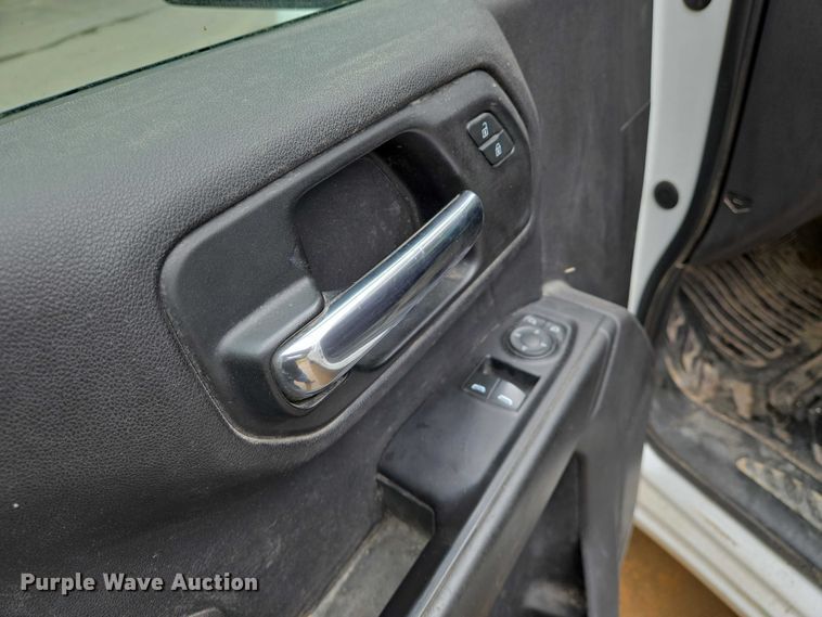 image for item EN8015 2019 Chevrolet Silverado 1500  pickup truck