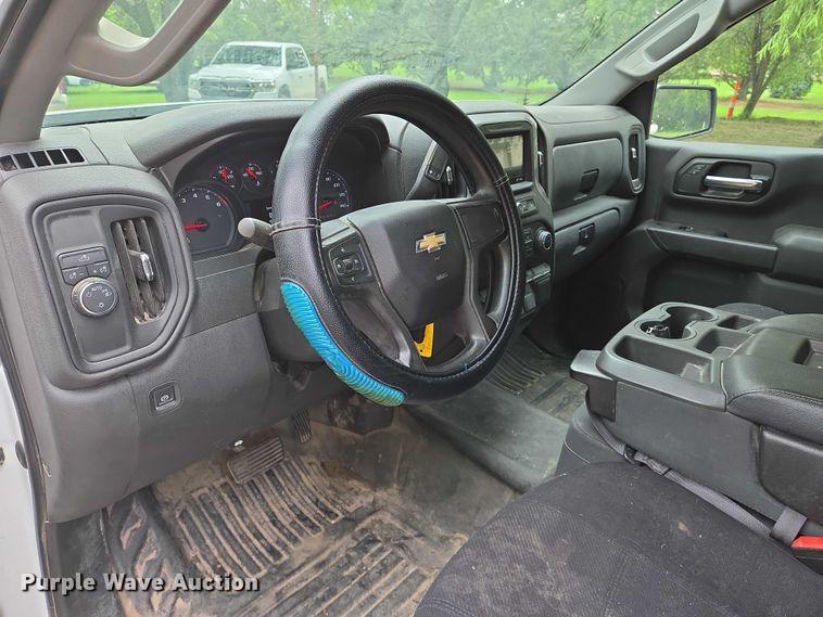 image for item EN8015 2019 Chevrolet Silverado 1500  pickup truck