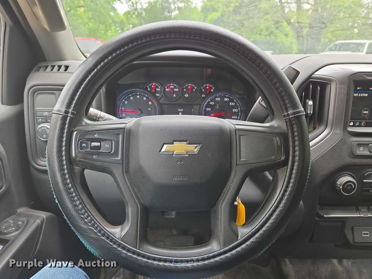 image for item EN8015 2019 Chevrolet Silverado 1500  pickup truck