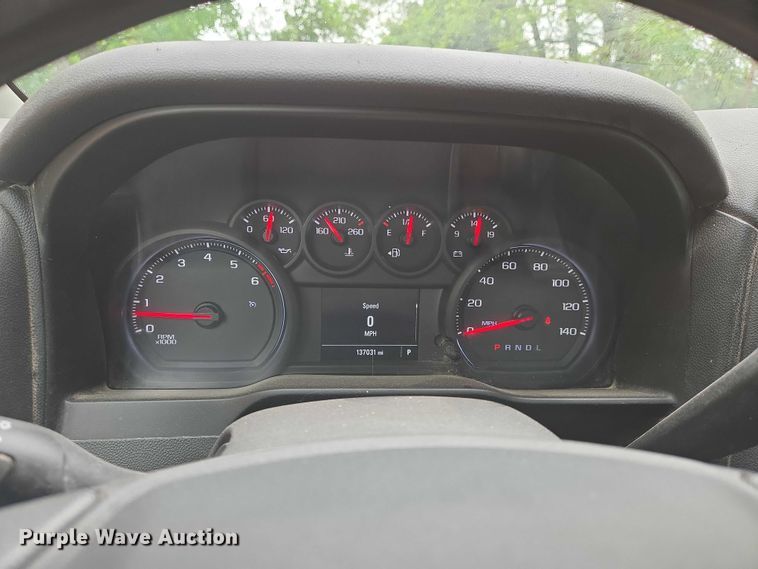 image for item EN8015 2019 Chevrolet Silverado 1500  pickup truck