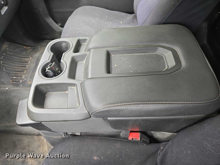 image for item EN8015 2019 Chevrolet Silverado 1500  pickup truck