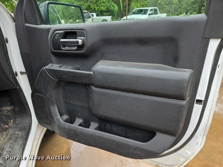 image for item EN8015 2019 Chevrolet Silverado 1500  pickup truck