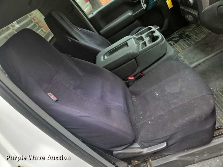 image for item EN8015 2019 Chevrolet Silverado 1500  pickup truck