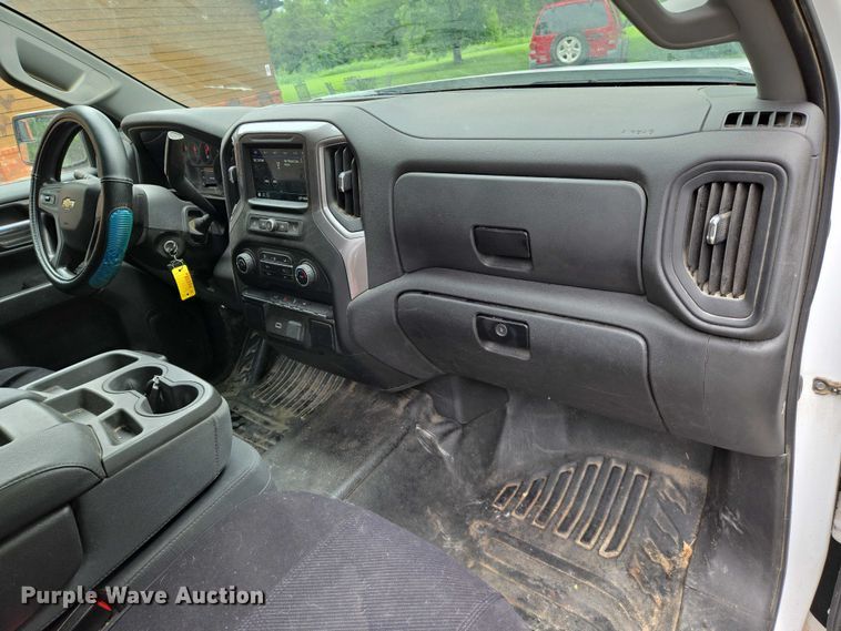 image for item EN8015 2019 Chevrolet Silverado 1500  pickup truck