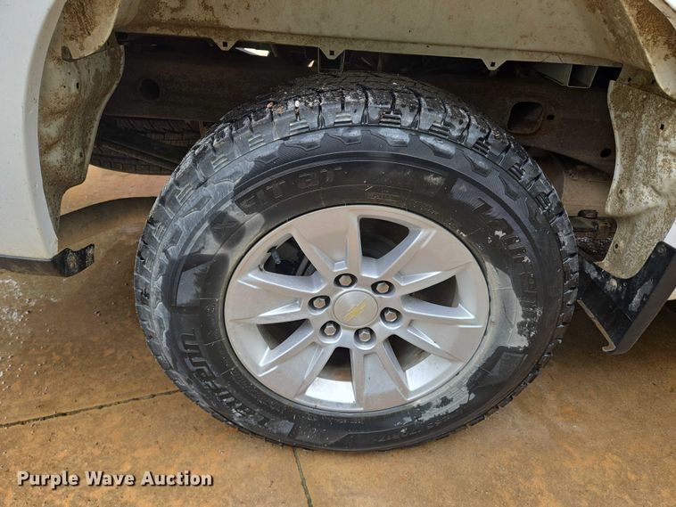 image for item EN8015 2019 Chevrolet Silverado 1500  pickup truck