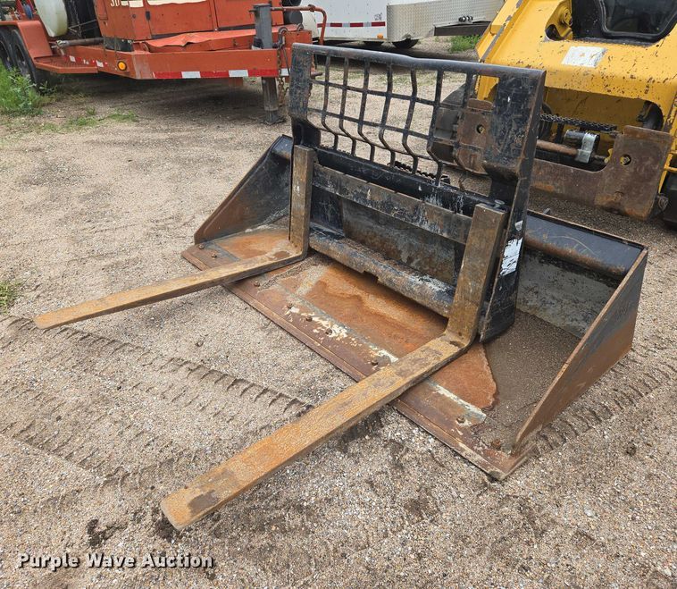 image for item EN8021 2015 Caterpillar 289D tracked skid steer loader