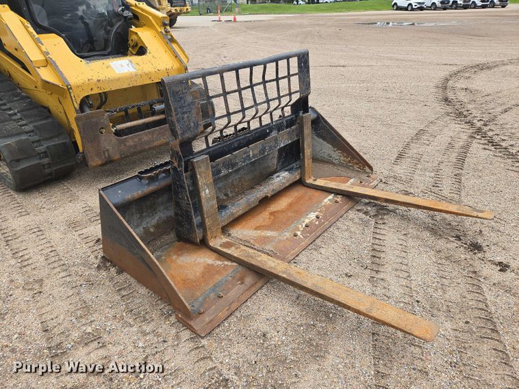 image for item EN8021 2015 Caterpillar 289D tracked skid steer loader