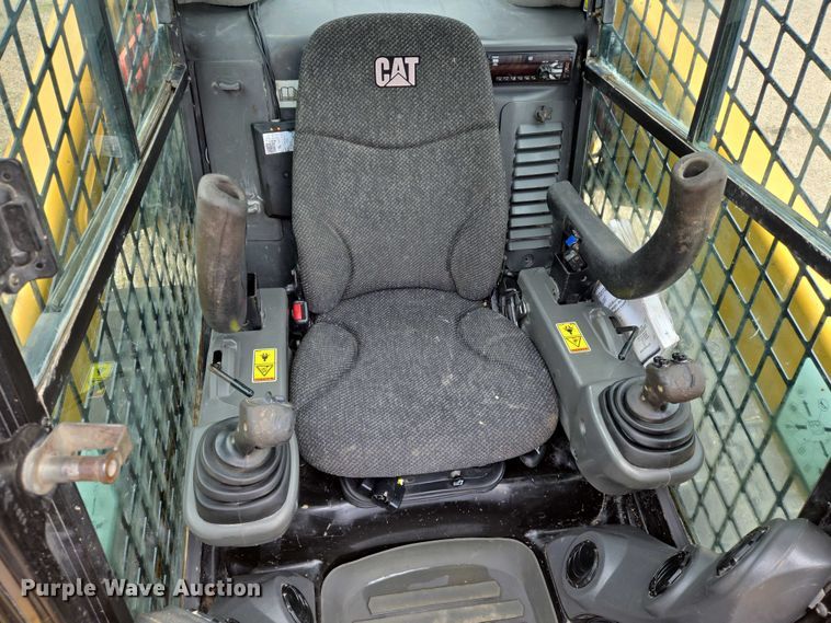 image for item EN8021 2015 Caterpillar 289D tracked skid steer loader
