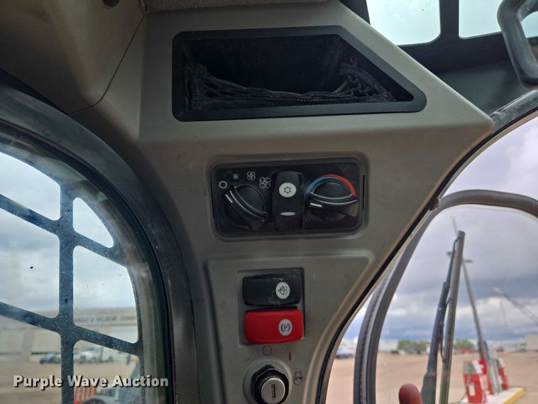 image for item EN8021 2015 Caterpillar 289D tracked skid steer loader