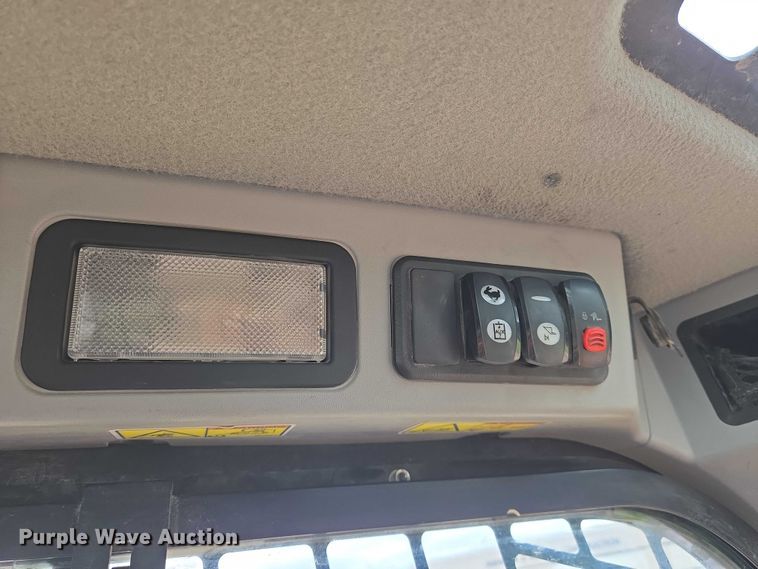 image for item EN8021 2015 Caterpillar 289D tracked skid steer loader