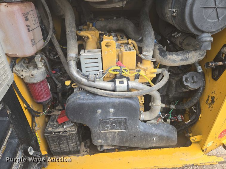 image for item EN8021 2015 Caterpillar 289D tracked skid steer loader