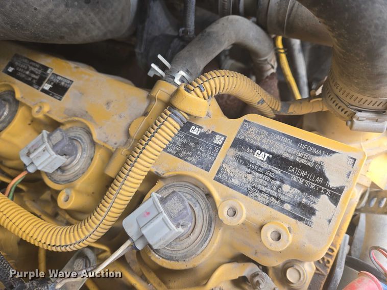 image for item EN8021 2015 Caterpillar 289D tracked skid steer loader