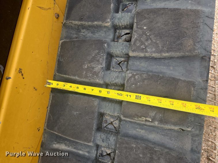 image for item EN8021 2015 Caterpillar 289D tracked skid steer loader