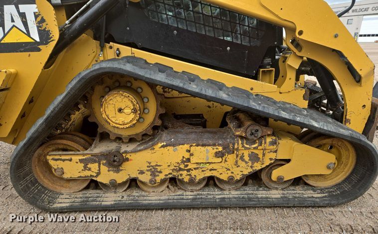 image for item EN8021 2015 Caterpillar 289D tracked skid steer loader