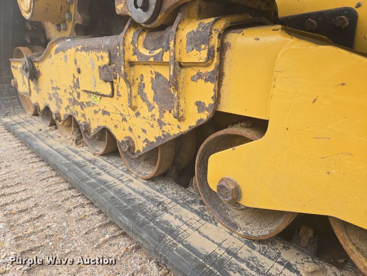 image for item EN8021 2015 Caterpillar 289D tracked skid steer loader