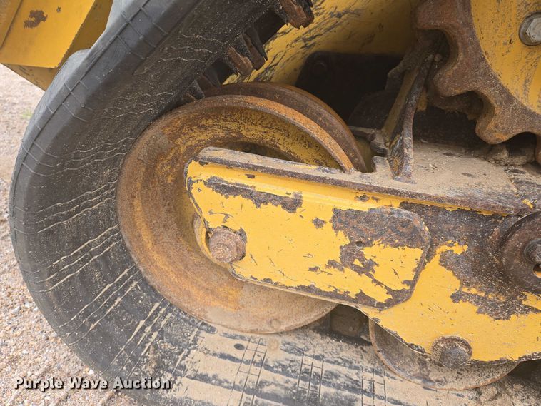 image for item EN8021 2015 Caterpillar 289D tracked skid steer loader