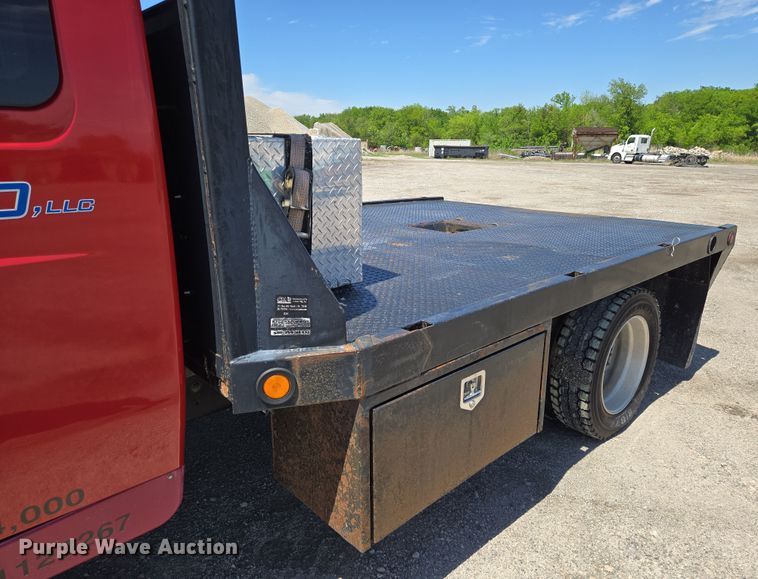 image for item EN8940 2013 International  TerraStar Ext. Cab flatbed truck