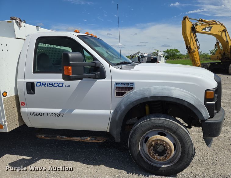 image for item EN8941 2008 Ford F550 Super Duty utility / service truck
