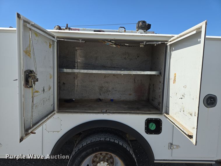 image for item EN8941 2008 Ford F550 Super Duty utility / service truck