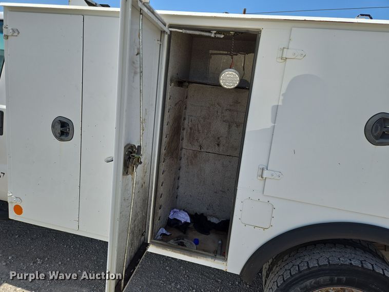 image for item EN8941 2008 Ford F550 Super Duty utility / service truck